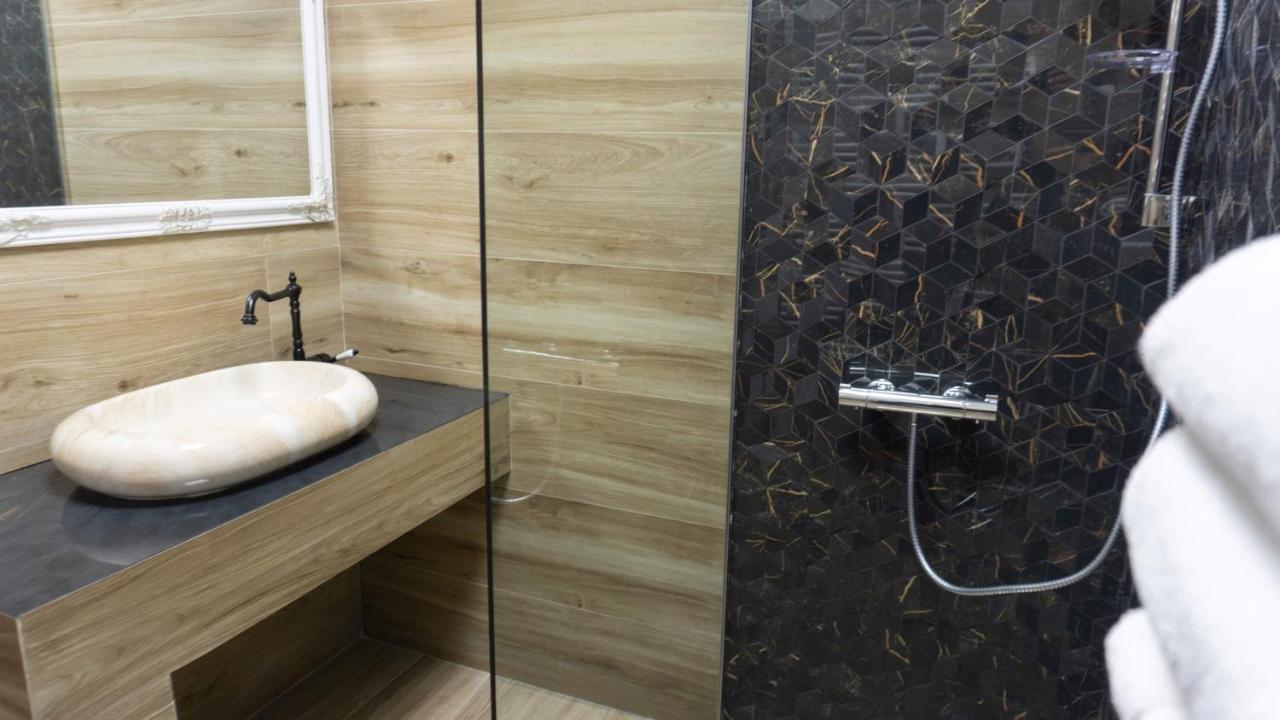 M Rooms Bukarest Kültér fotó
