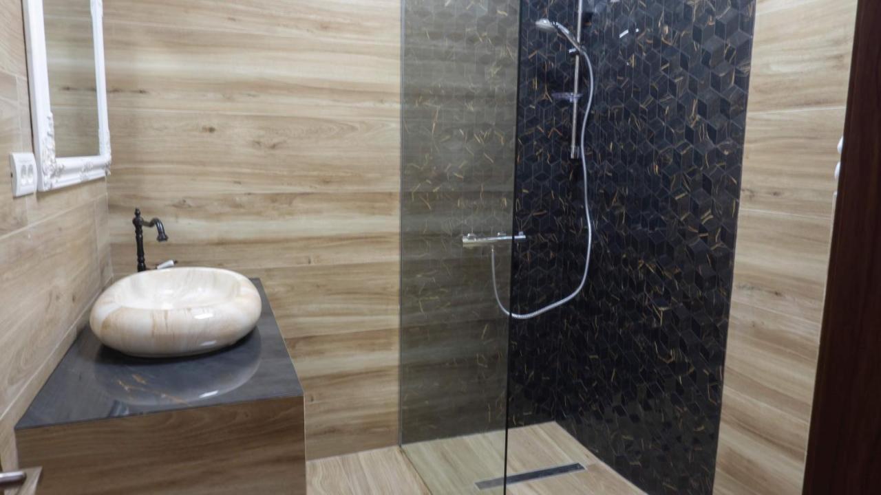 M Rooms Bukarest Kültér fotó